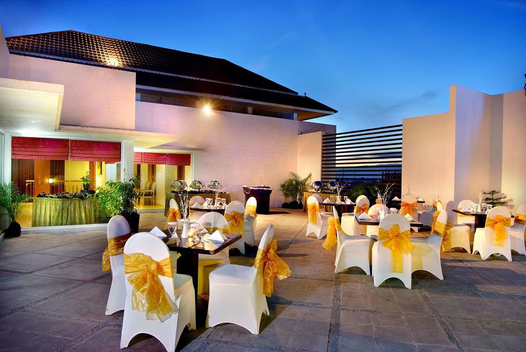 Aston Tanjung City Hotel Экстерьер фото