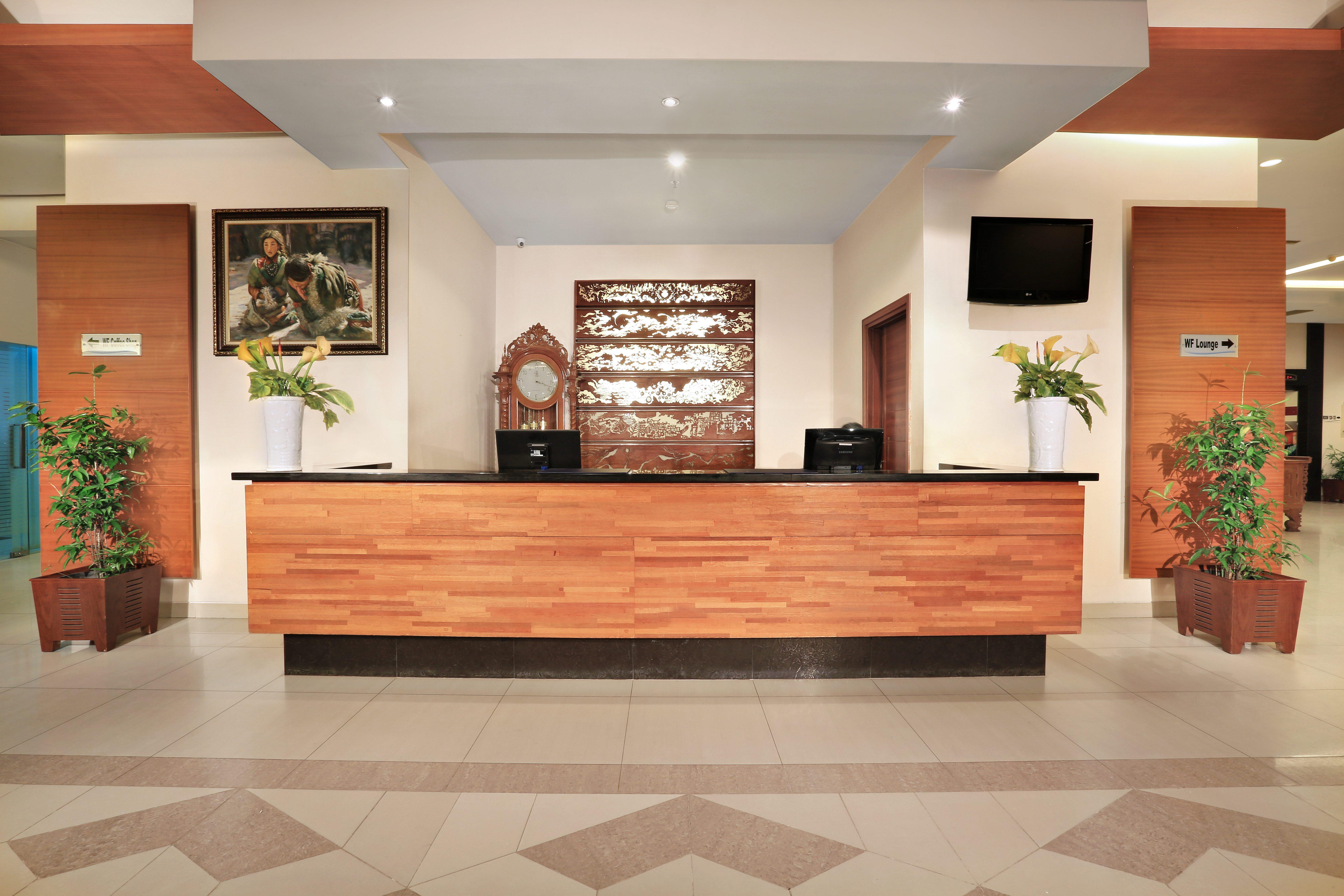 Aston Tanjung City Hotel Экстерьер фото