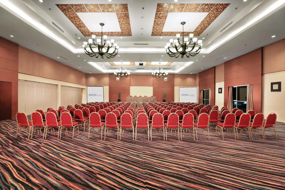 Aston Tanjung City Hotel Экстерьер фото